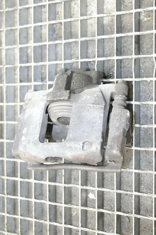 Front brake caliper – right