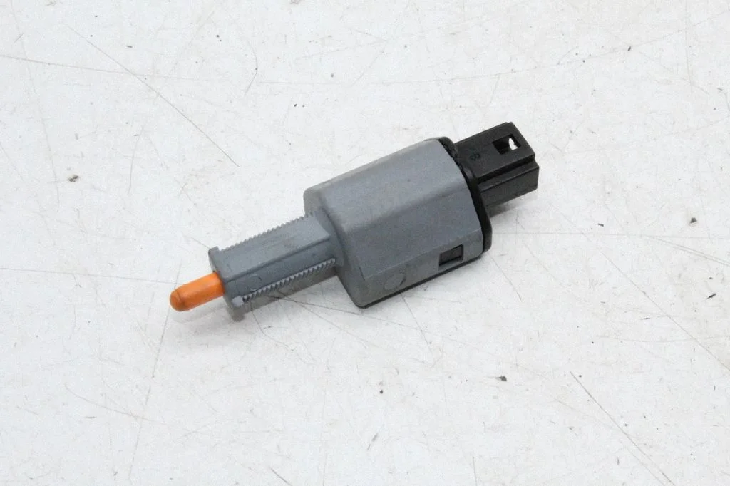 Brake pedal sensor switch 32212362