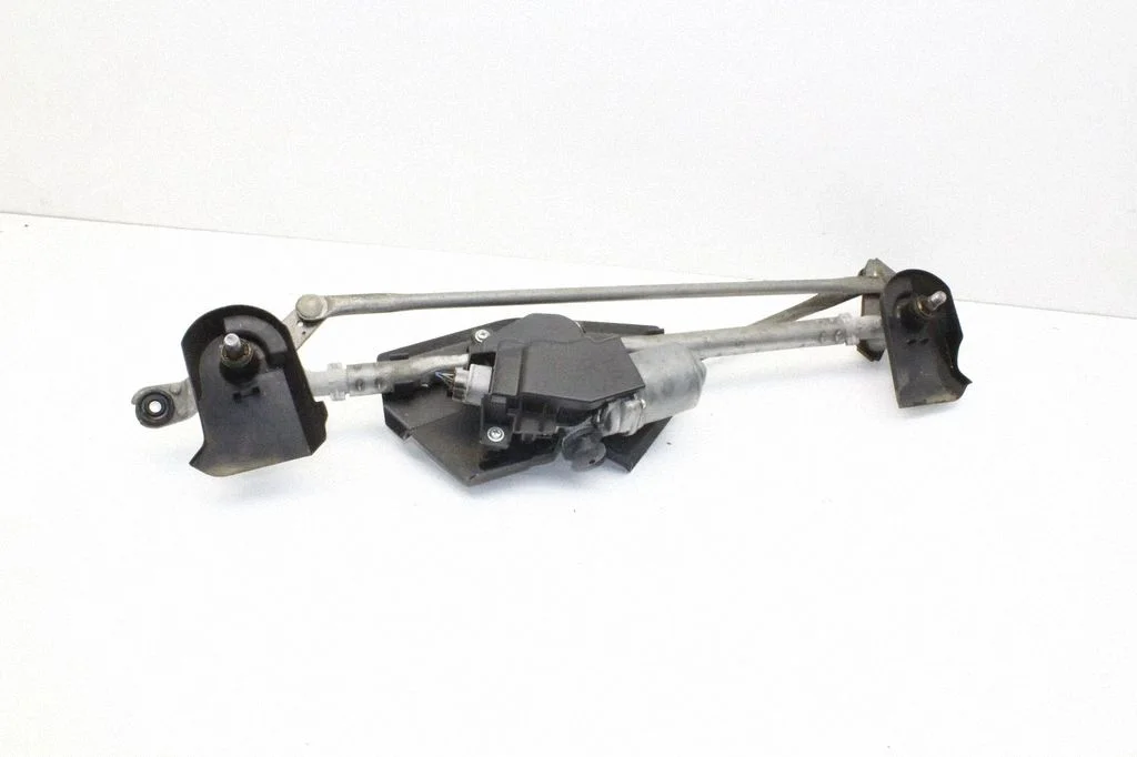 Front wiper linkage and motor