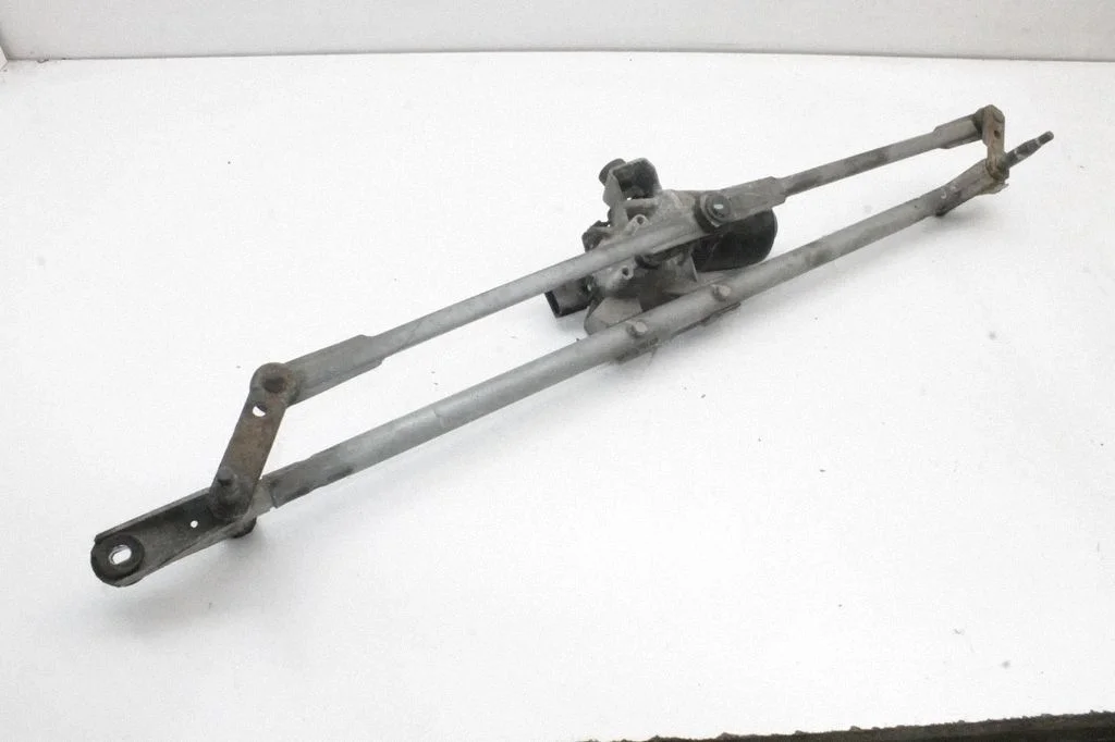 Front wiper linkage and motor – Land Rover Range Rover Sport L320 (2005-2013)
