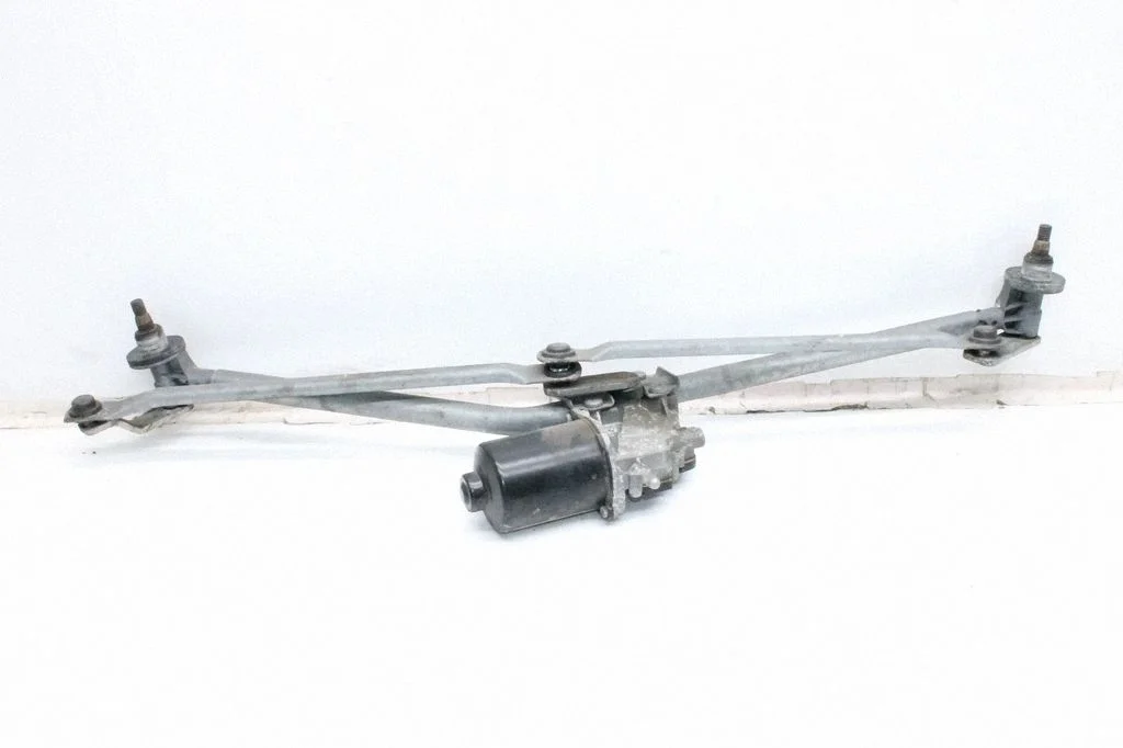 Front wiper linkage and motor W000087789