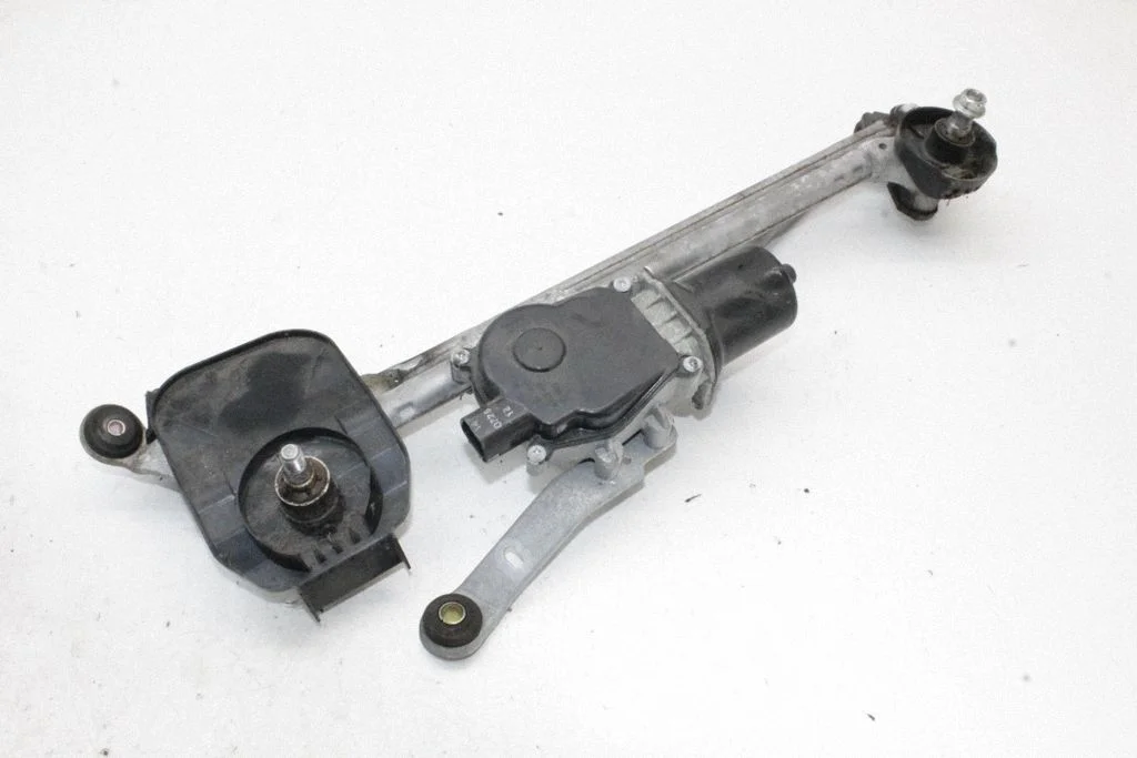 Front wiper linkage and motor