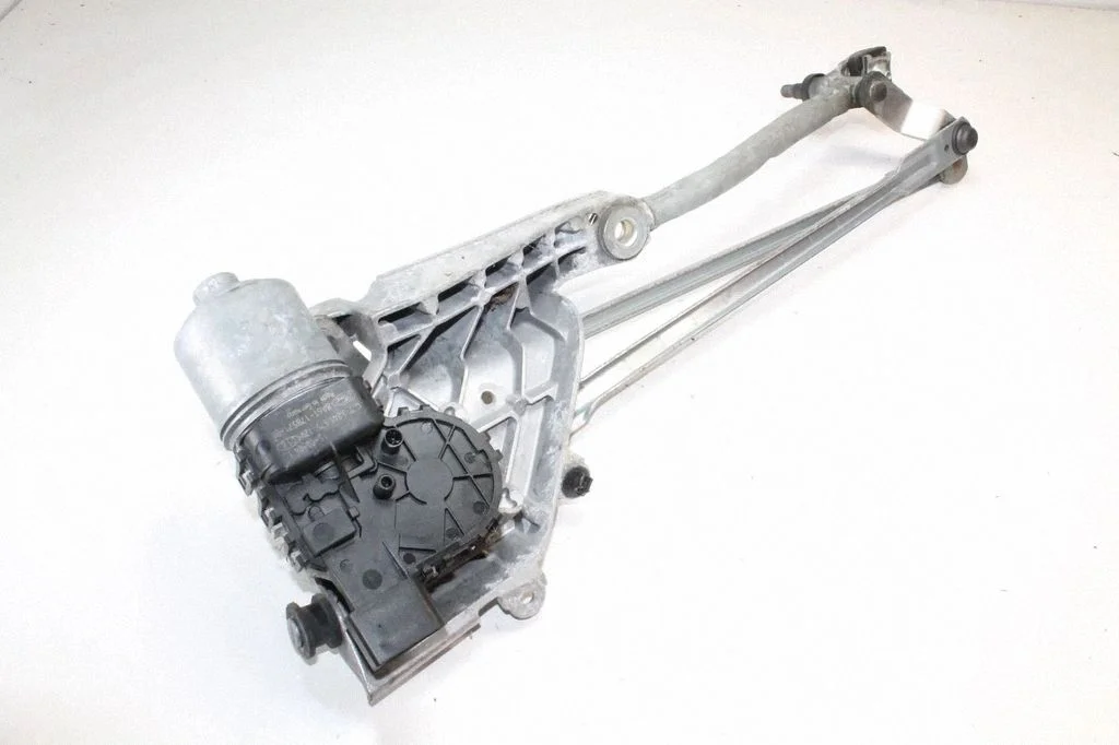 Front wiper linkage and motor – Ford Fiesta ST (2013-2017)