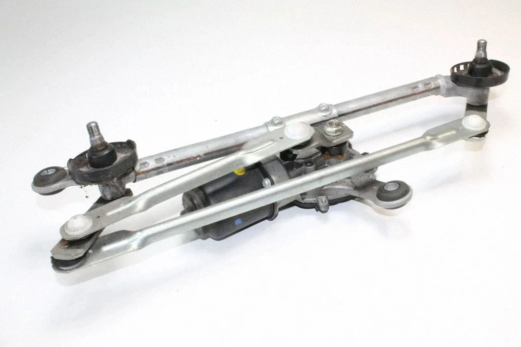 Front wiper linkage and motor – Nissan Micra (2011-2016)