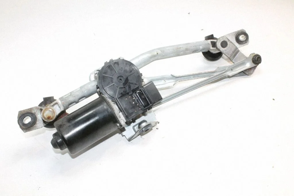 Front wiper linkage and motor