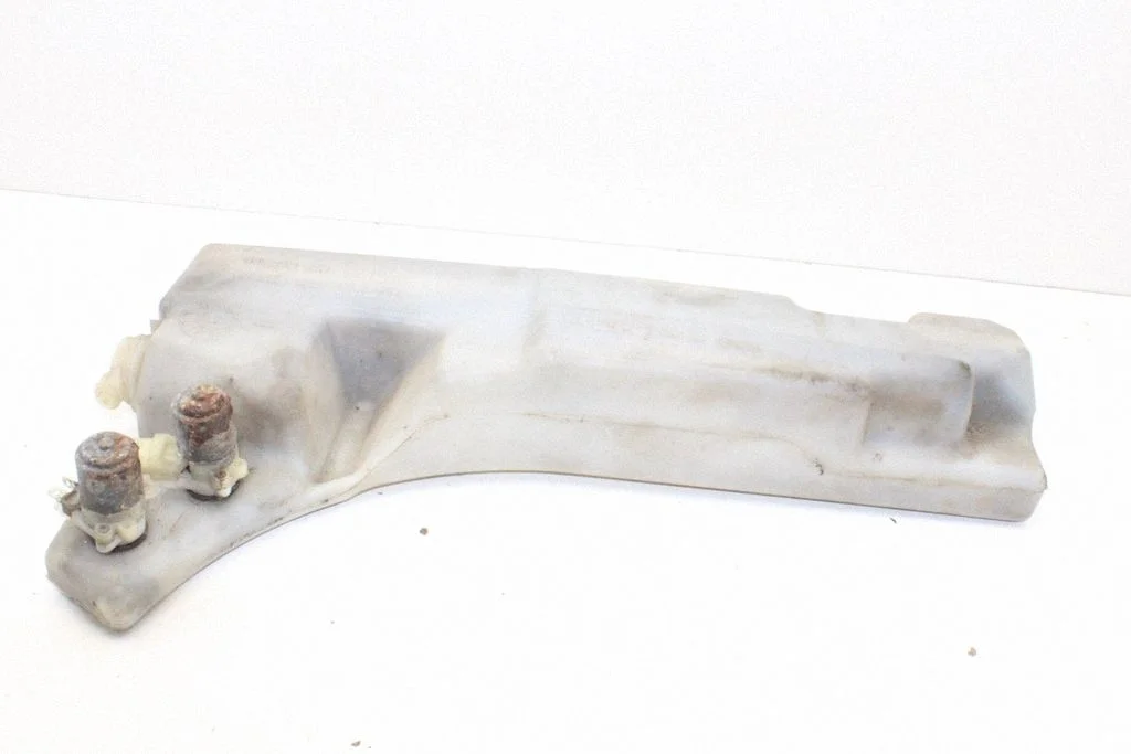 Windshield washer fluid reservoir/tank – Jeep Grand Cherokee (1993-1998)