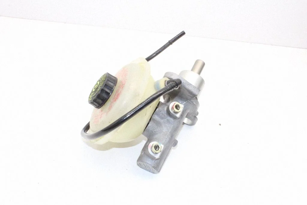 Master brake cylinder