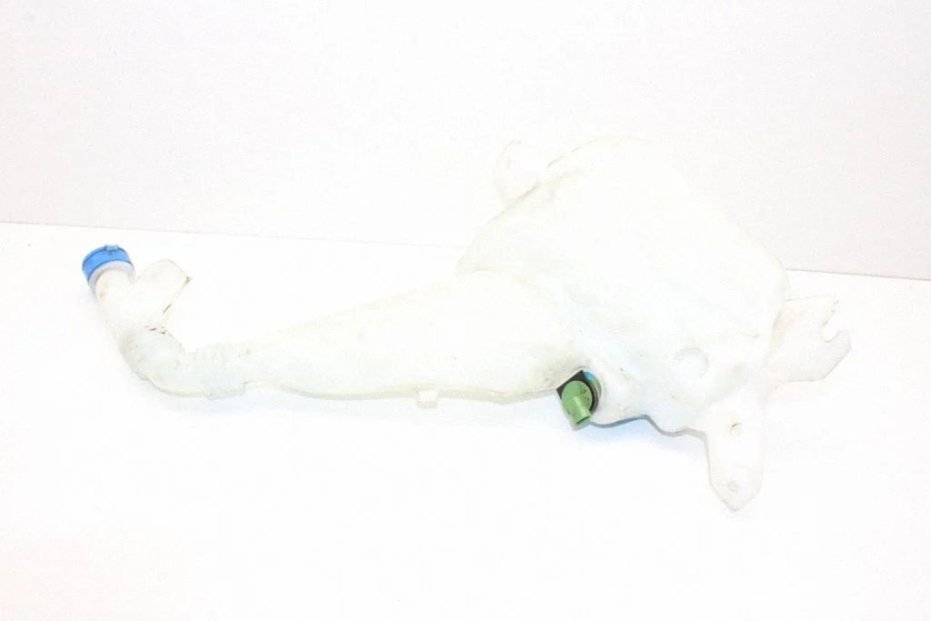 Windshield washer fluid reservoir/tank