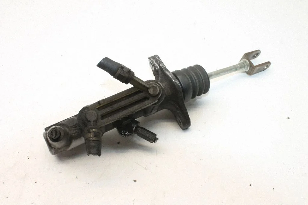 Master brake cylinder