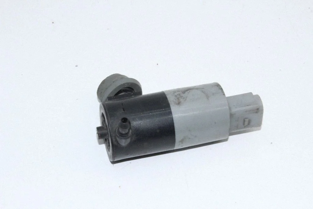 Logu mazgāšanas šķidruma sūknis (stiklu) – Land Rover Range Rover L322 (2002-2012)