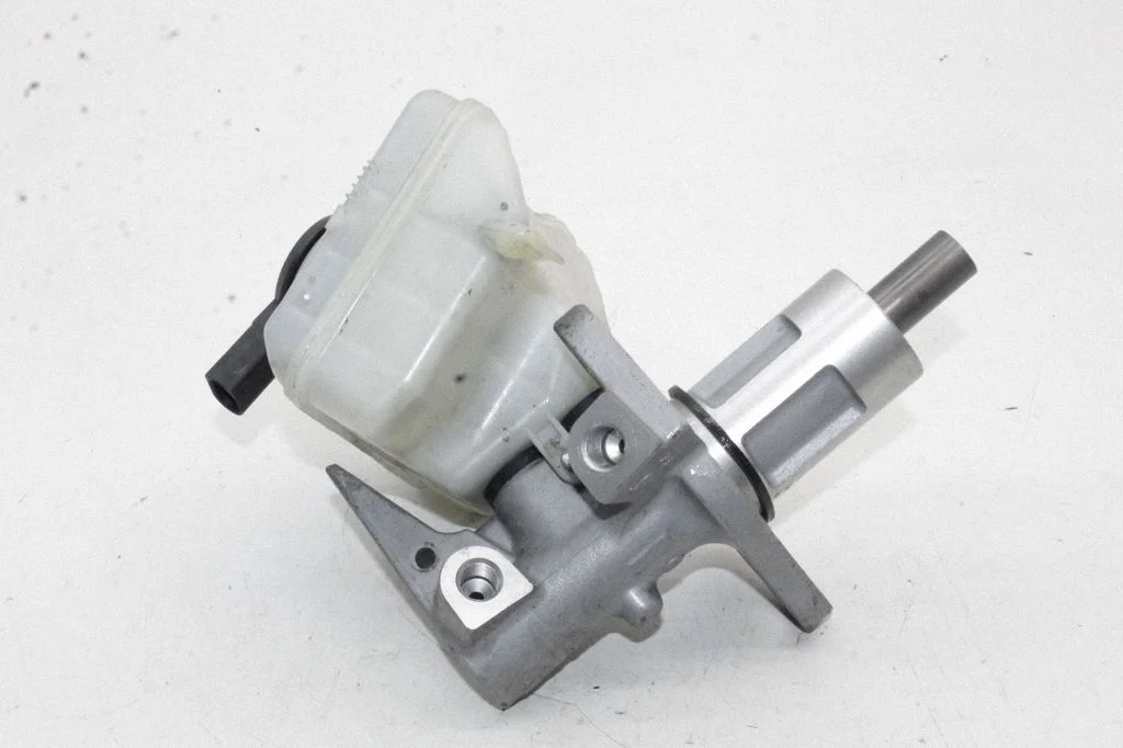 Master brake cylinder
