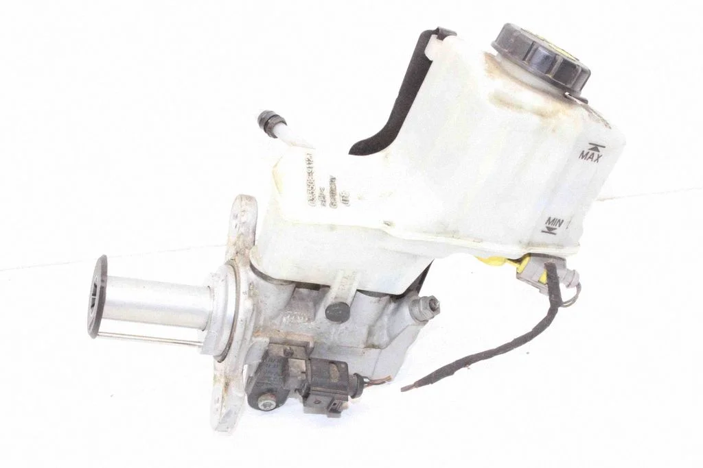 Master brake cylinder – Volkswagen e-Golf (2014-)