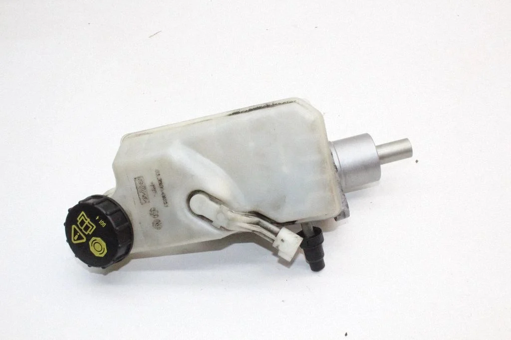 Master brake cylinder