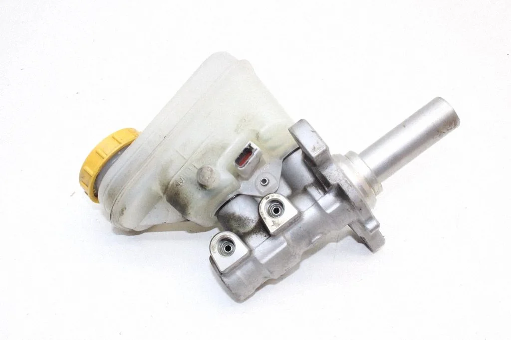 Master brake cylinder