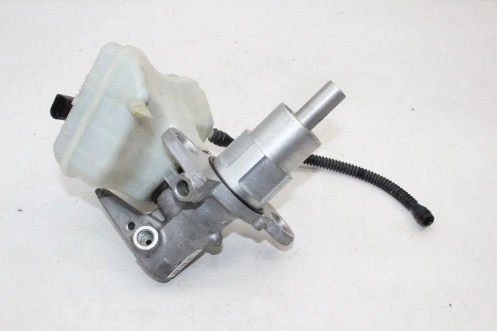 Master brake cylinder 8K0611301A