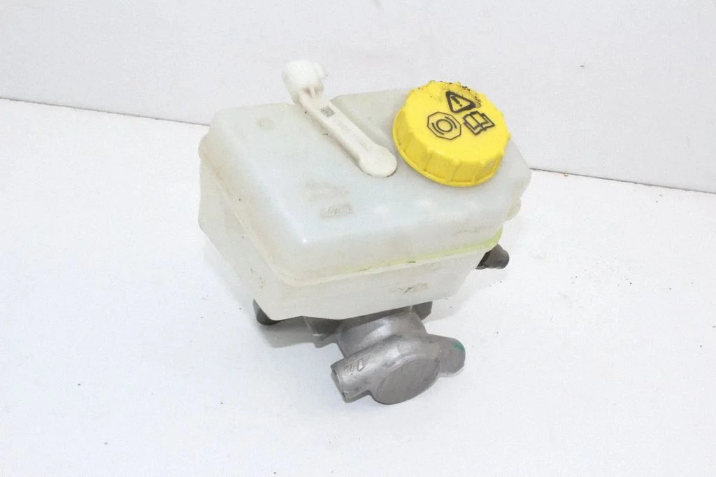 Master brake cylinder