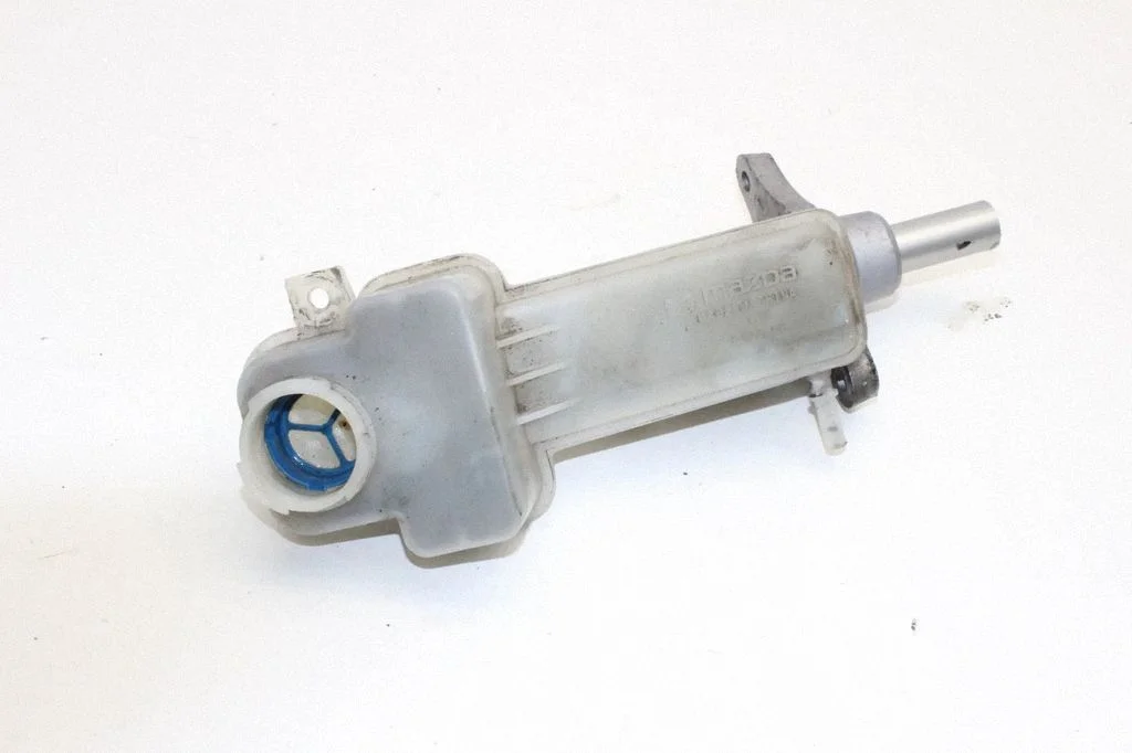 Master brake cylinder