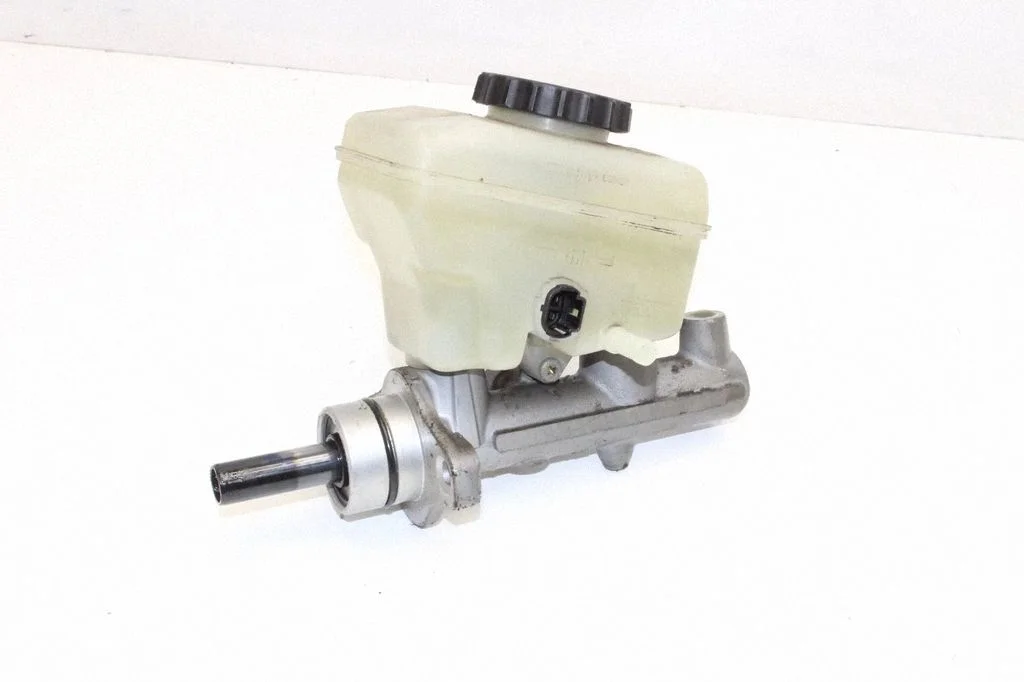 Master brake cylinder