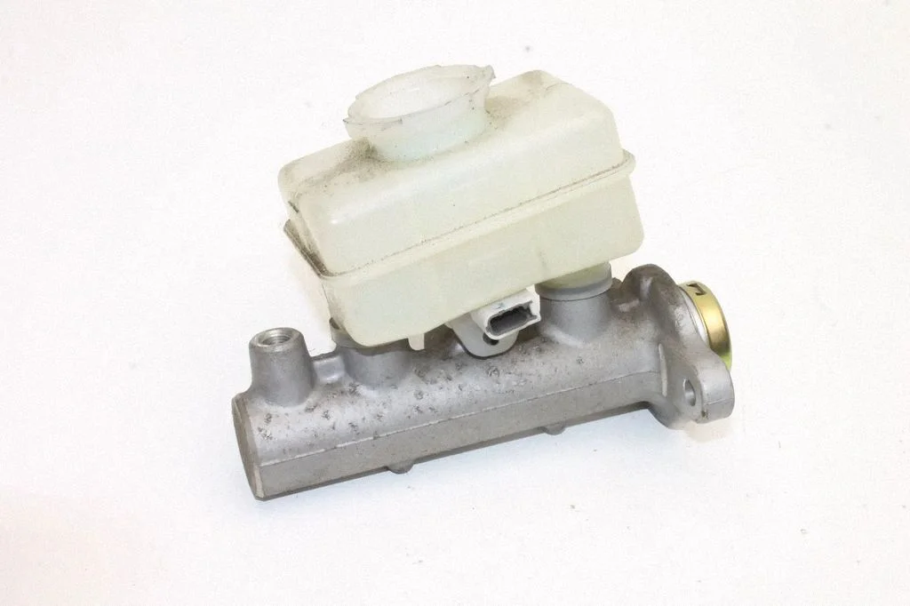 Master brake cylinder