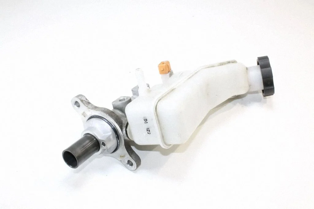 Master brake cylinder
