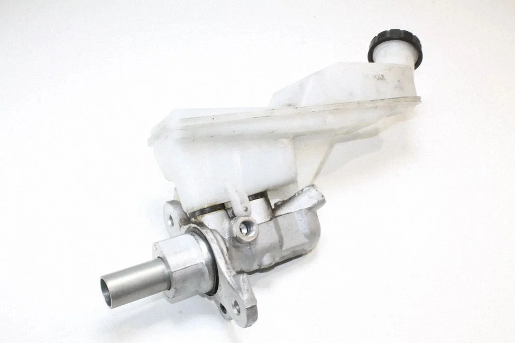 Master brake cylinder