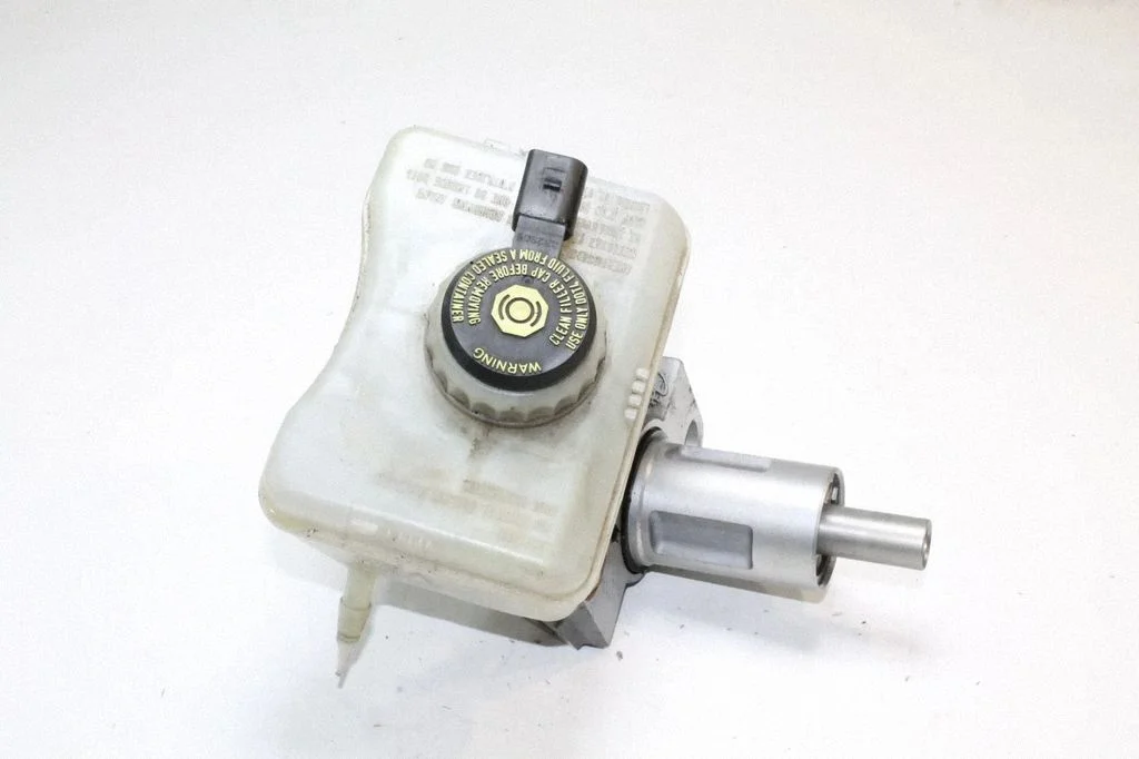 Master brake cylinder – Audi Q5 SQ5 8R (2008-2017)