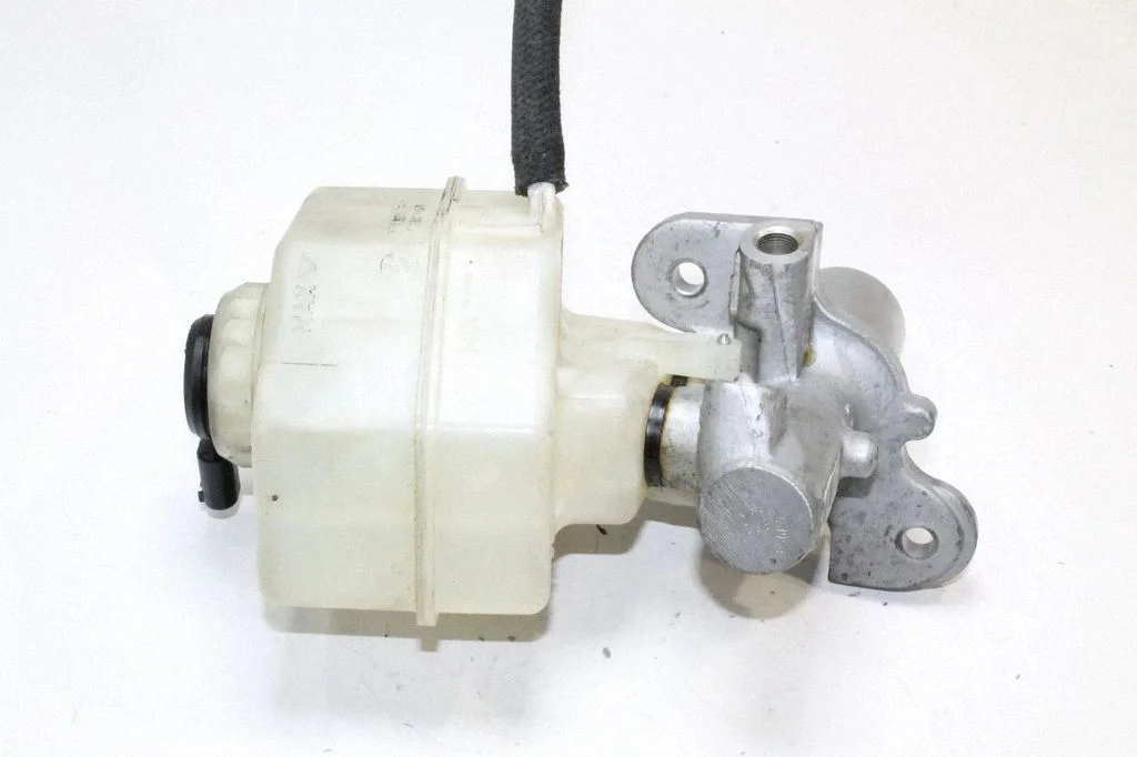 Master brake cylinder – BMW X3 E83 (2003-2010)