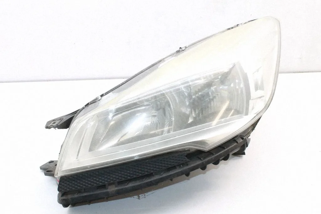 Reflektor – Ford Kuga II (2013-2019)
