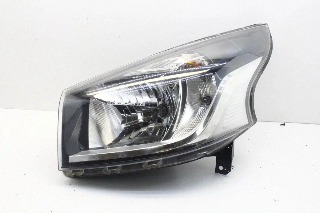 Headlight/headlamp – left