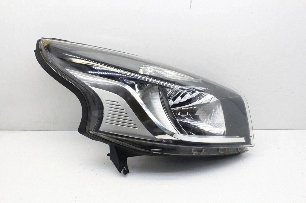 Headlight/headlamp 260100136R