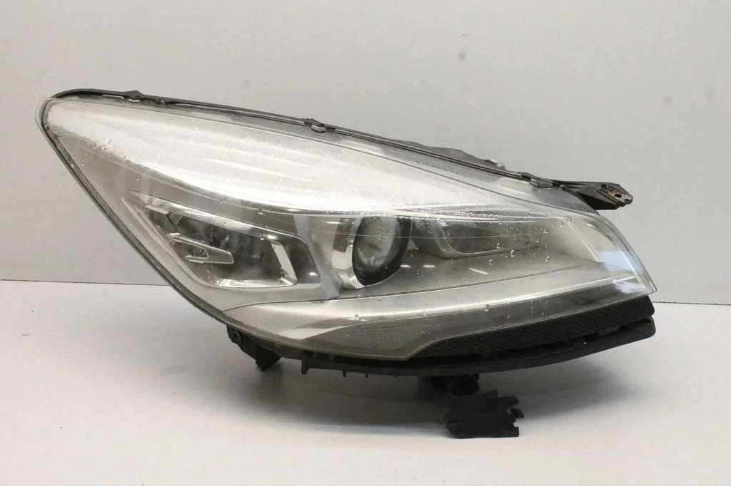 Reflektor – Ford Kuga II (2013-2019)