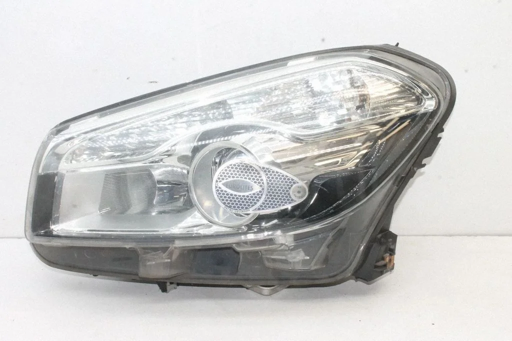 Priekšējais lukturis – Nissan Qashqai (2010-2014)