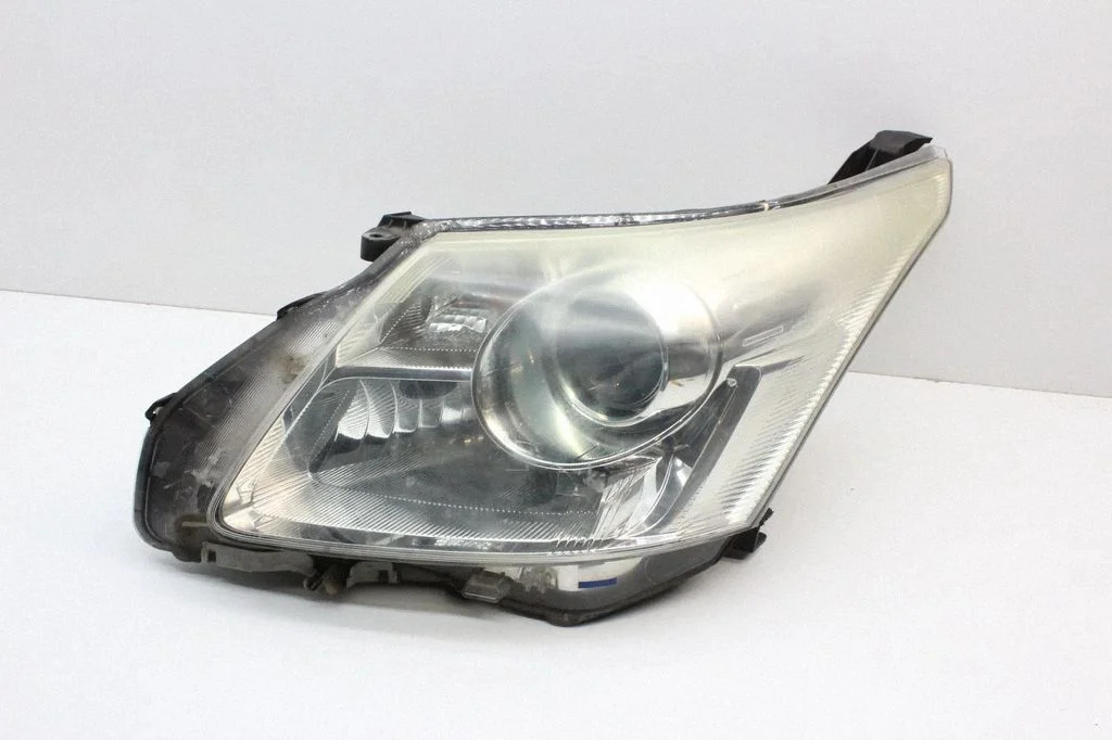 Headlight/headlamp – left