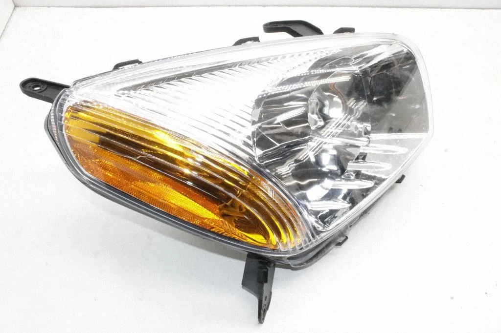 Reflektor – Toyota RAV 4 (XA20) (2000-2005)