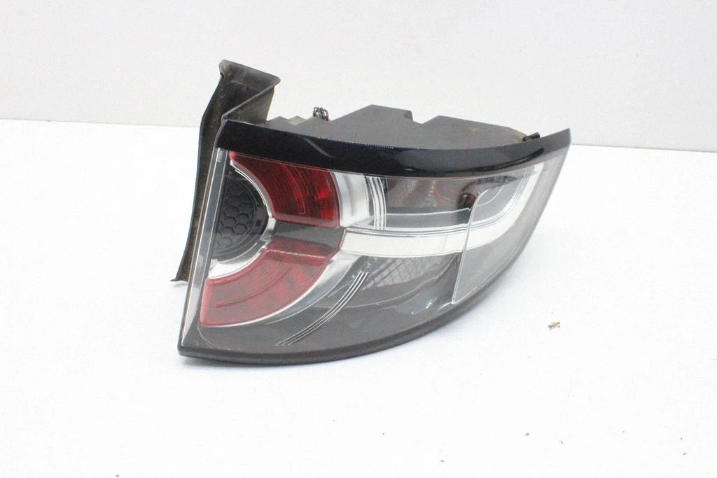 Lampa tylna w błotniku FK7213404AD