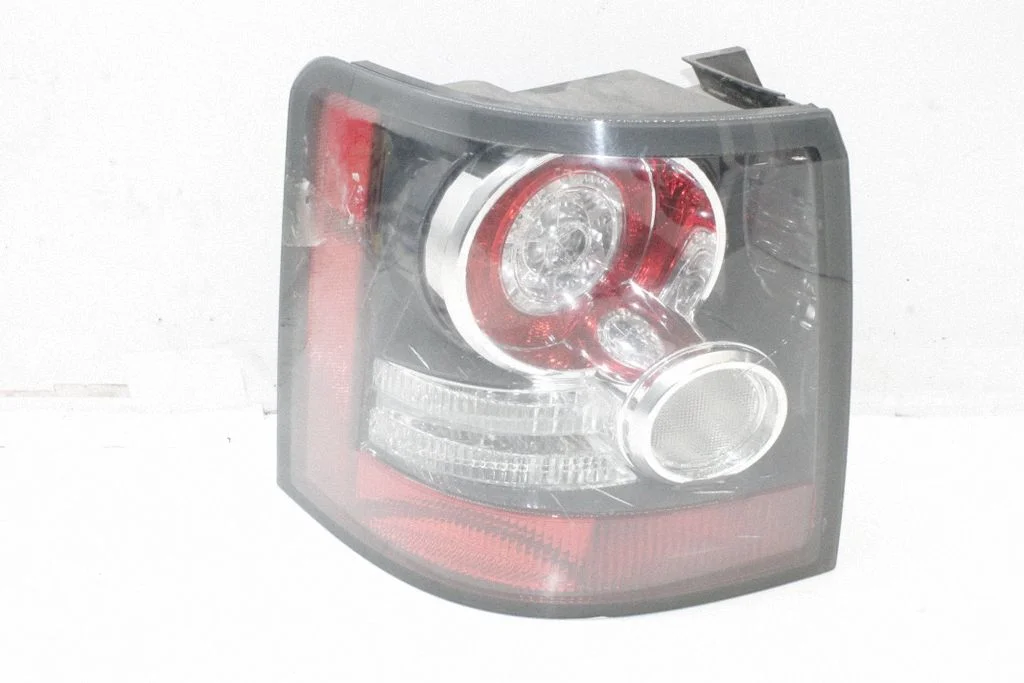 Aizmugurējais lukturis virsbūvē – Land Rover Range Rover Sport L320 (2005-2013)