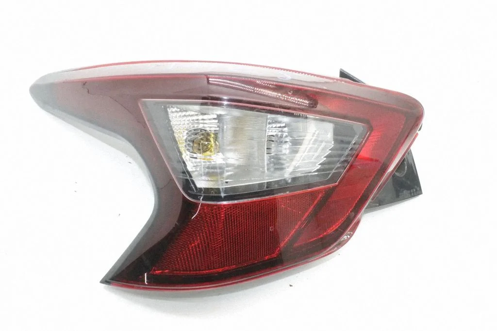 Lampa tylna w błotniku – Nissan Micra K14 (2017-2024)