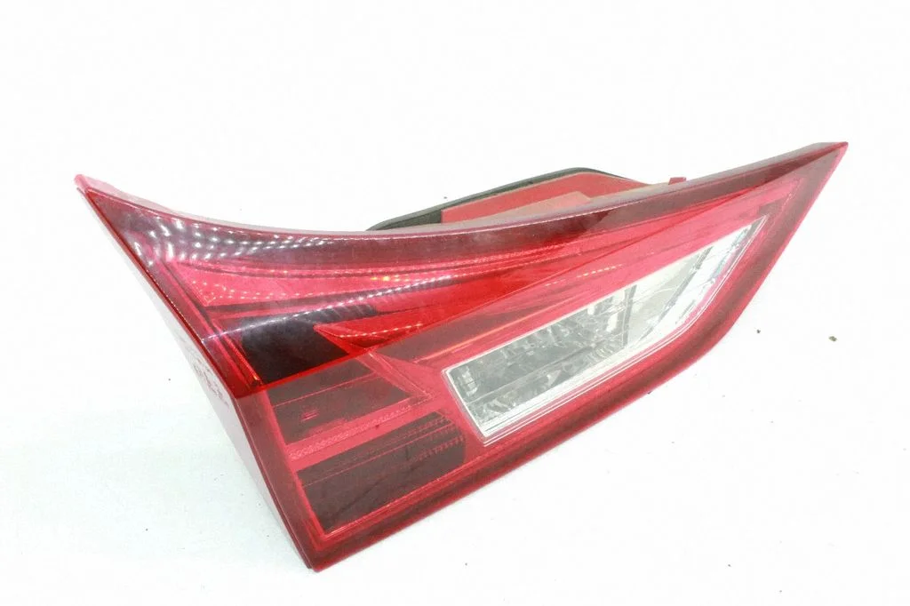 Tailgate rear/tail lights – left