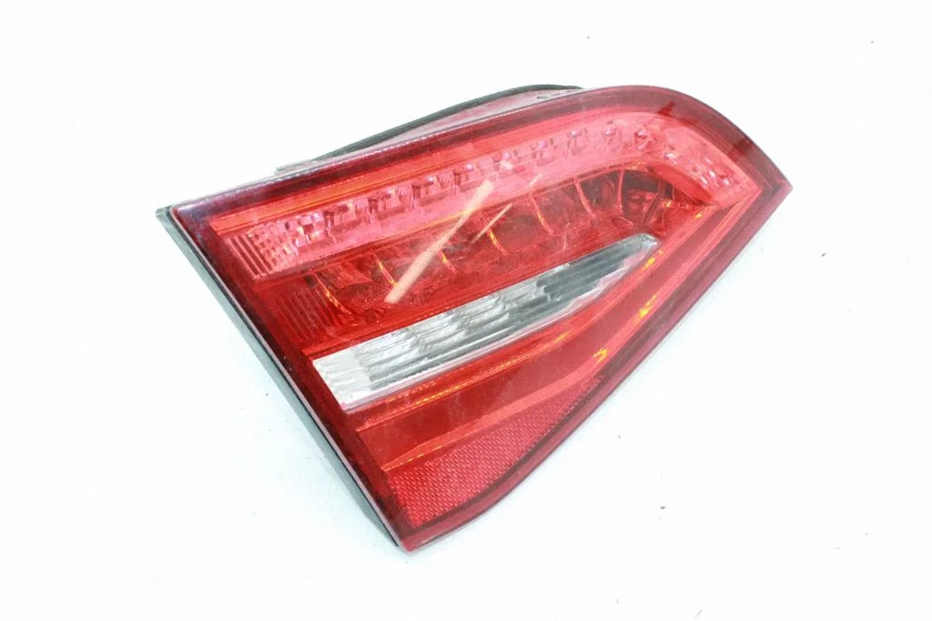 Lampa tylna w klapie – Audi A4 Allroad B8 (2008-2016)