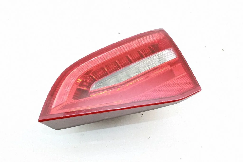 Lampa tylna w klapie – Audi A4 Allroad B8 (2008-2016)