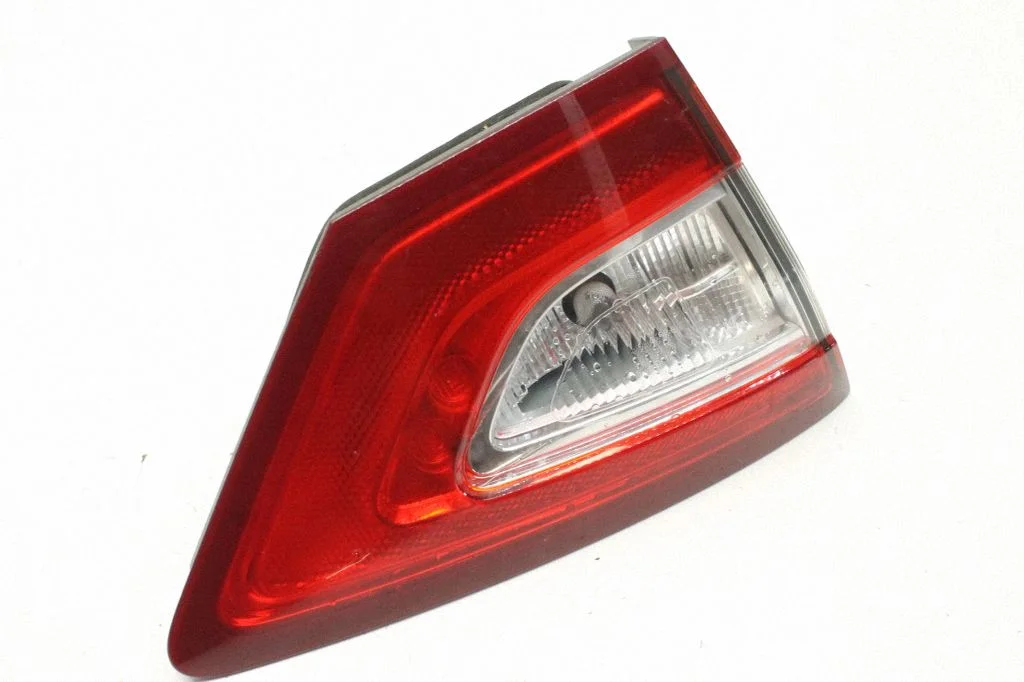 Tailgate rear/tail lights DS7313A603KD