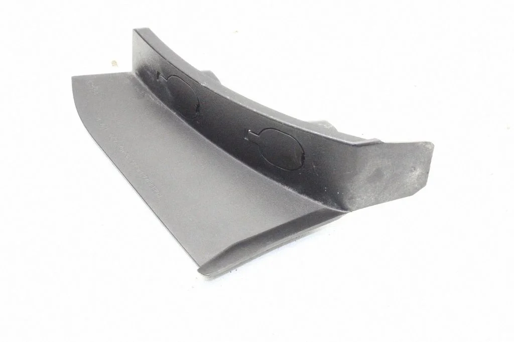 Rear/tail light trim molding – right