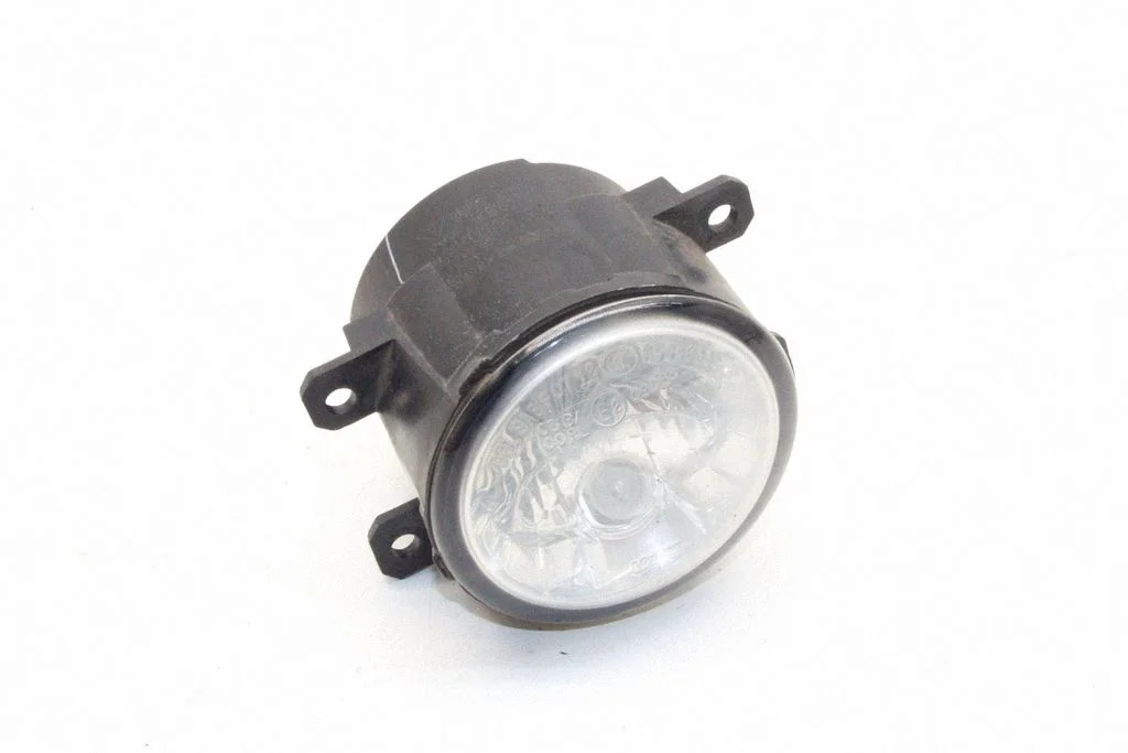 Front fog light 261503NA0A