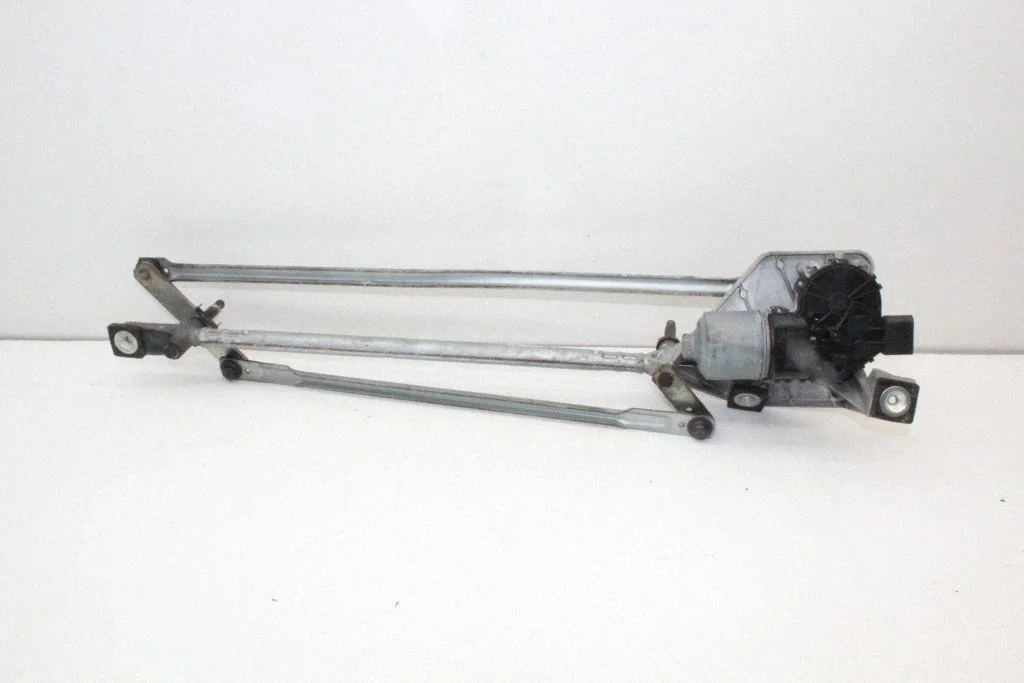 Front wiper linkage and motor – Ford Kuga I (2008-2012)