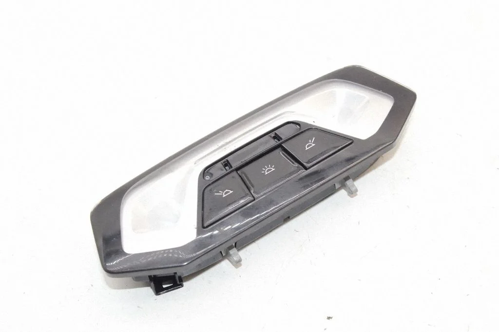 Esiistmete valgustustuli – BMW Series 3 M3 G80 (2020-)