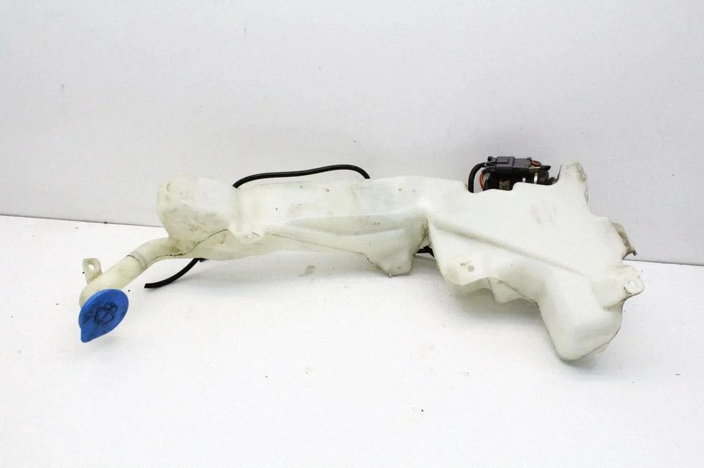 Windshield washer fluid reservoir/tank HLC22034