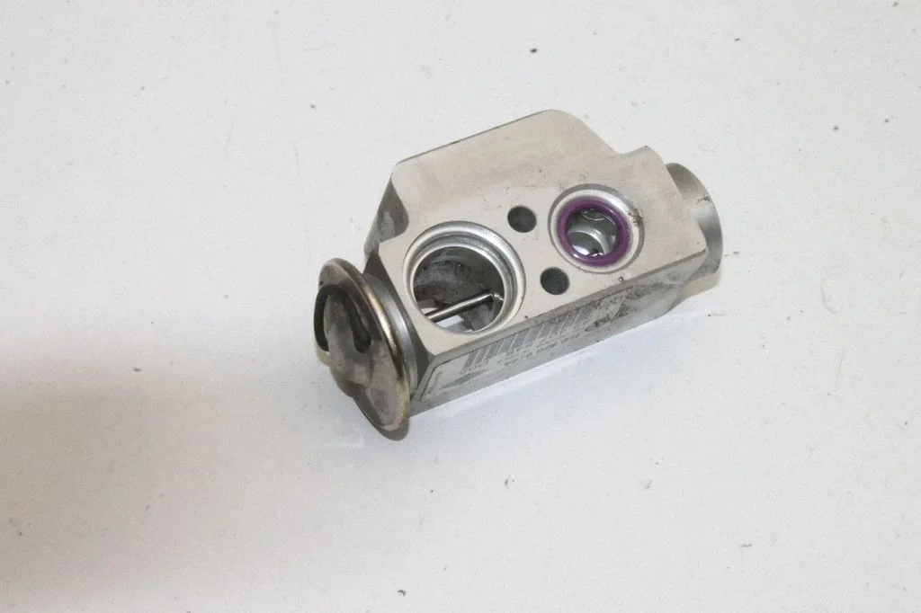 Air conditioning (A/C) expansion valve 7L0820679A