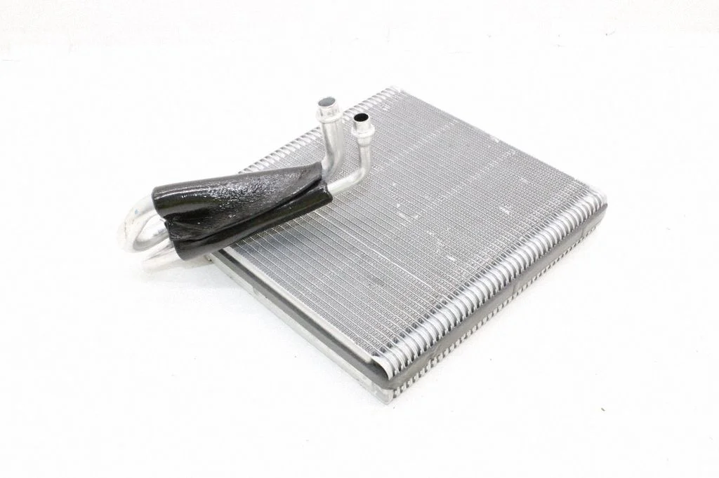 Gaisa kondicioniera radiators (salonā) 5Q2816100A
