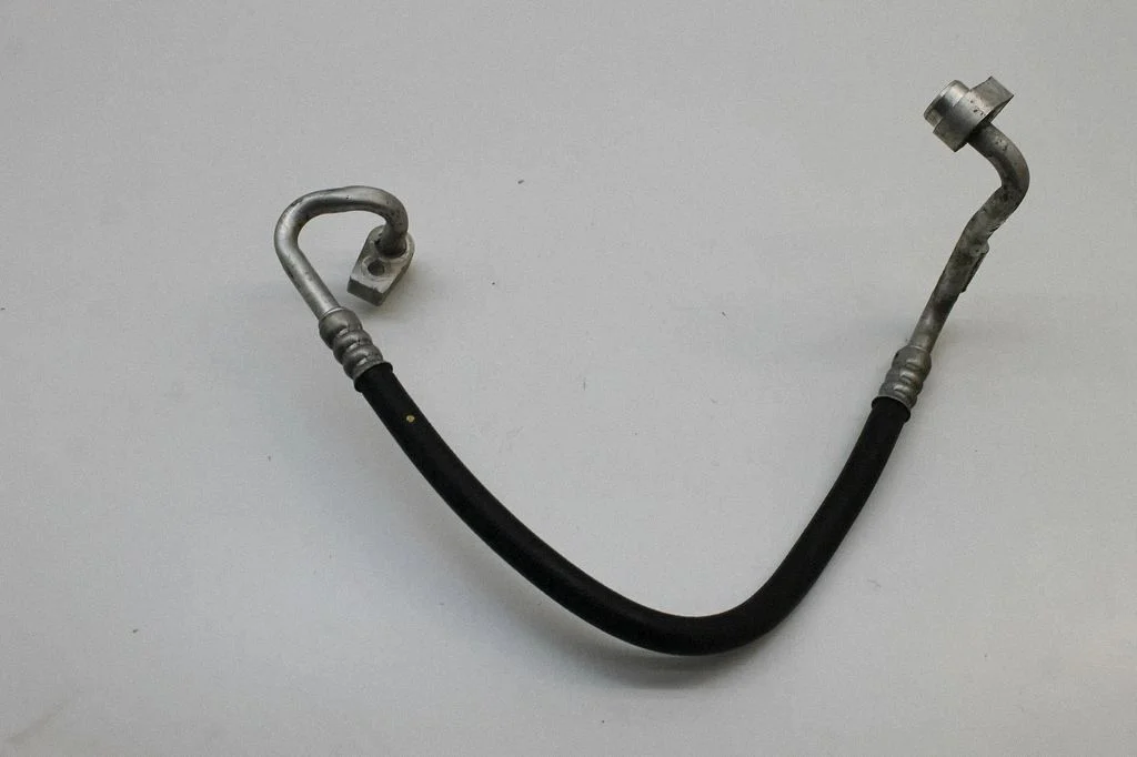 Air conditioning (A/C) pipe/hose