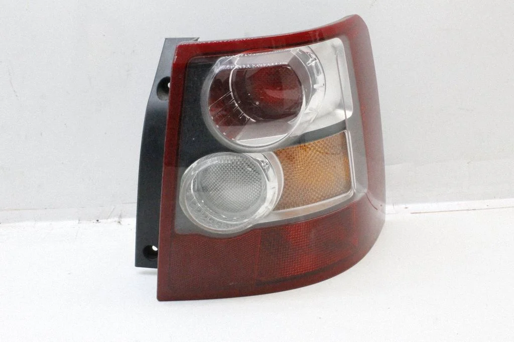 Aizmugurējais lukturis virsbūvē – Land Rover Range Rover Sport L320 (2005-2013)